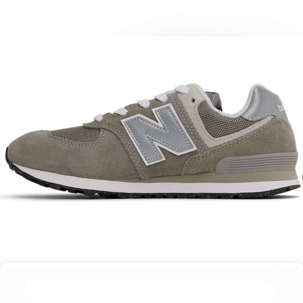 EUC Women’s New Balance Gray 574 Core size 11 color Gray and White - Picture 6 of 9